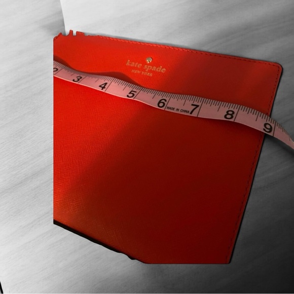 NWOT KATE SPADE CROSSBODY COLOR BLOCK RED, CREAM & BLACK ADJUSTABLE STRAP - Picture 7 of 9